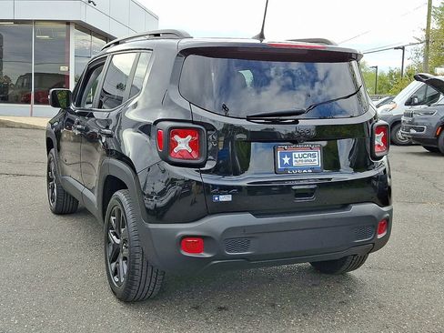 Certified 2023 Jeep Renegade Altitude image 9