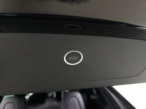 Used 2018 Tesla Model X 75D image 9