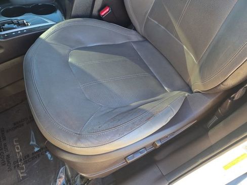 Used 2013 Hyundai Tucson Limited w/ Premium Pkg image 30