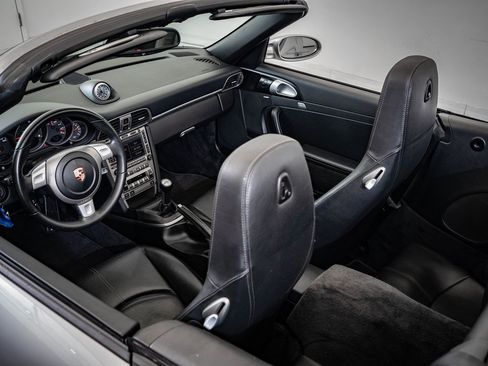 Used 2008 Porsche 911 Carrera 4 image 19