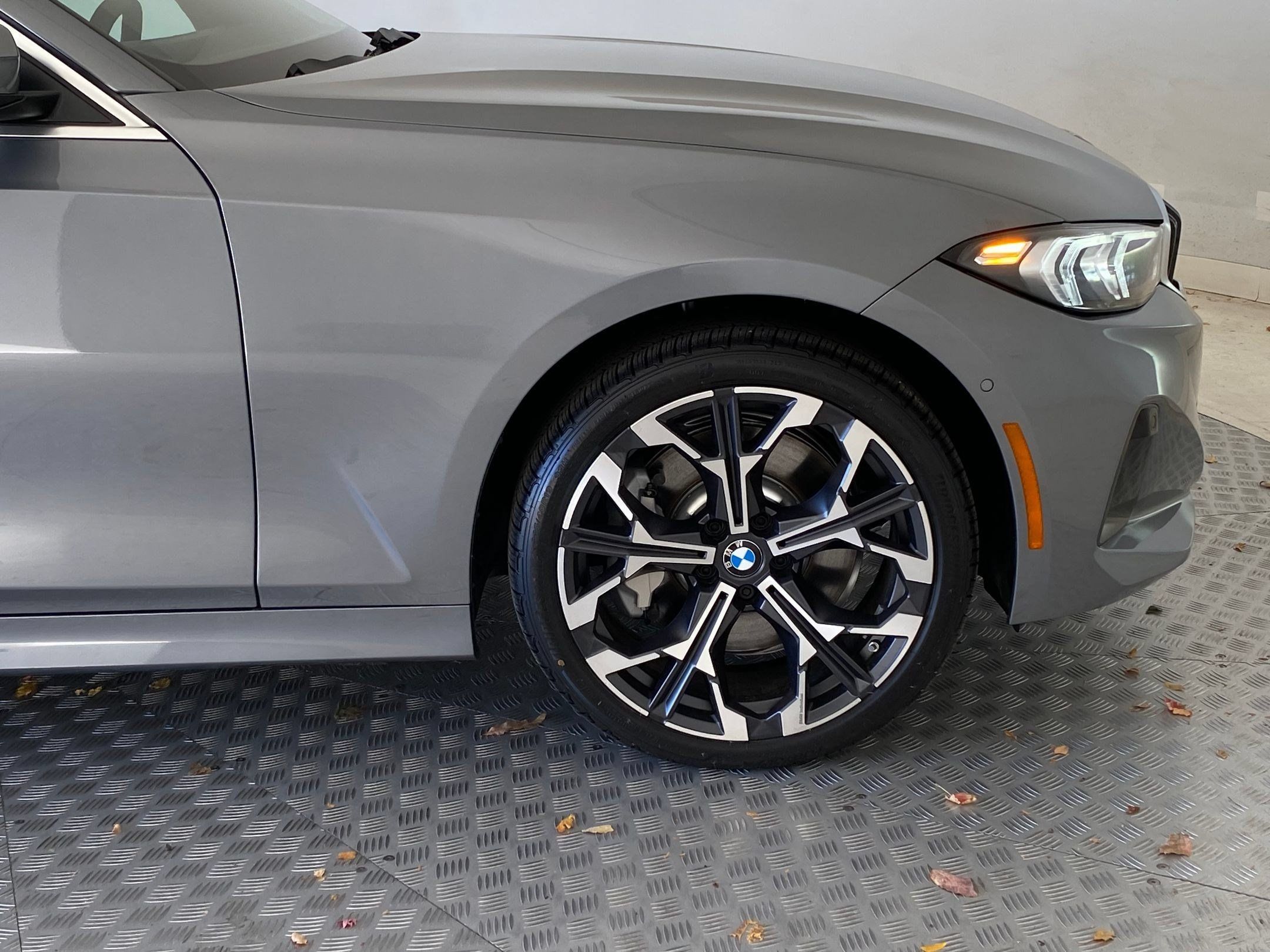 Used 2026 BMW 330i xDrive Sedan w/ Premium Package AWD/4WD image 11