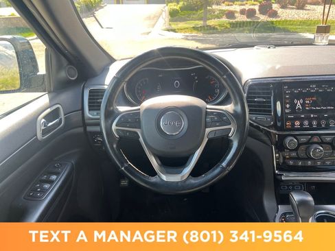 Used 2020 Jeep Grand Cherokee Altitude AWD/4WD image 17