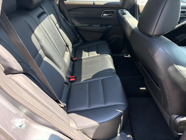 Used 2021 Nissan Rogue SV w/ Premium Package FWD image 17