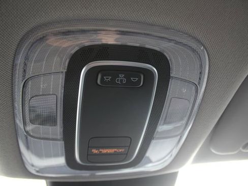 Used 2024 Hyundai Elantra SE FWD image 11