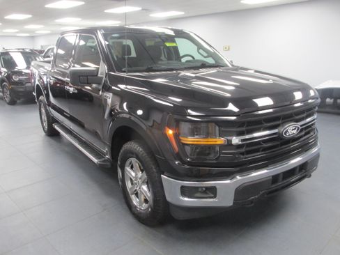 Used 2025 Ford F150 XLT w/ Equipment Group 301A Standard AWD/4WD image 3