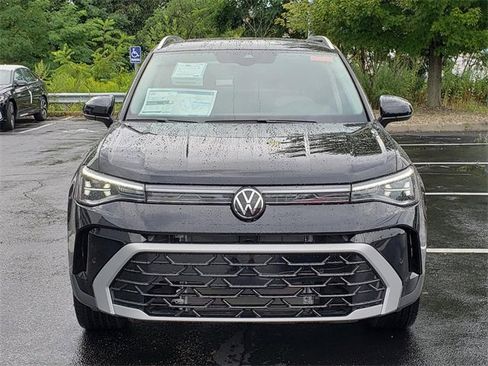 New 2025 Volkswagen Taos SEL image 5
