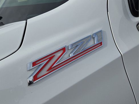 Used 2022 Chevrolet Tahoe Z71 w/ Luxury Package image 12