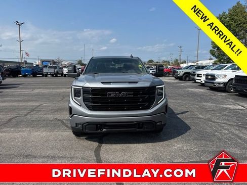 Used 2024 GMC Sierra 1500 Elevation w/ LPO, Elevation Black Package AWD/4WD image 10