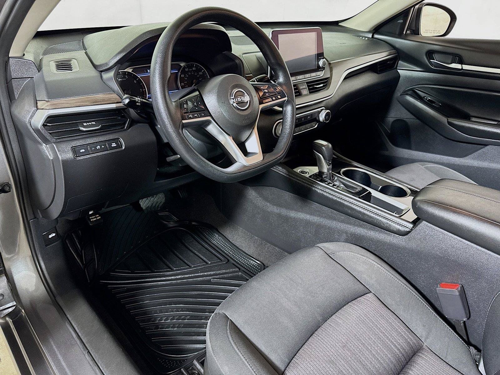 Used 2023 Nissan Altima 2.5 SV FWD image 7