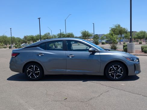 Used 2024 Nissan Sentra SV FWD image 6