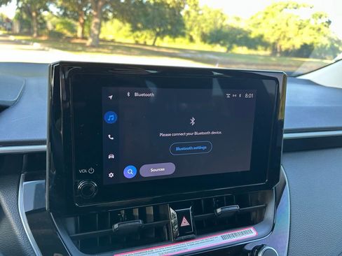 Used 2024 Toyota Corolla LE FWD image 23