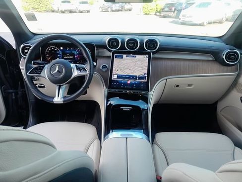 Used 2024 Mercedes-Benz GLC 300 4MATIC image 13