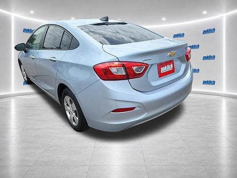 Used 2018 Chevrolet Cruze LS FWD image 3