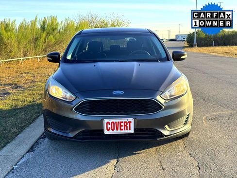 Used 2017 Ford Focus SE image 3