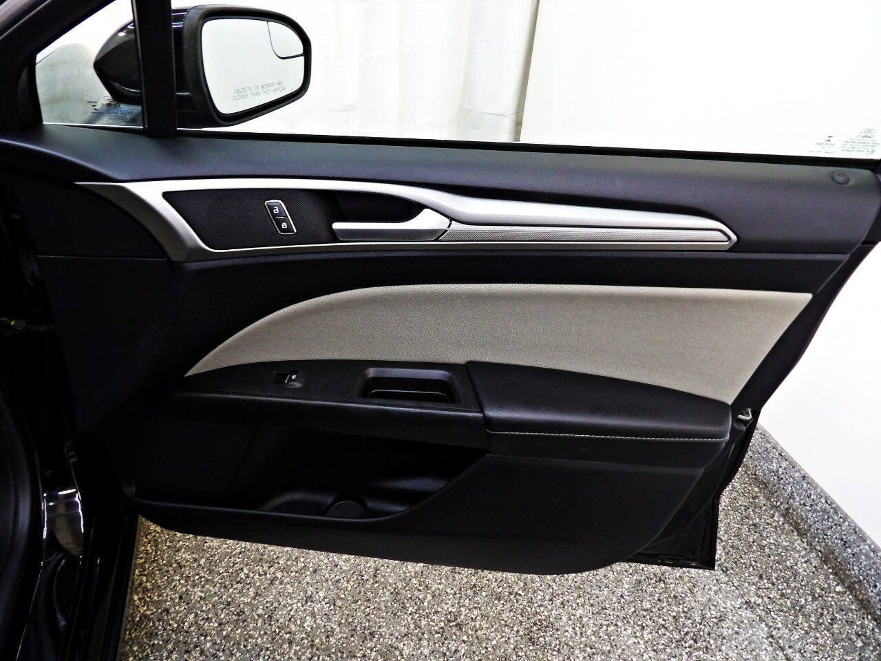 Used 2018 Ford Fusion S FWD image 11