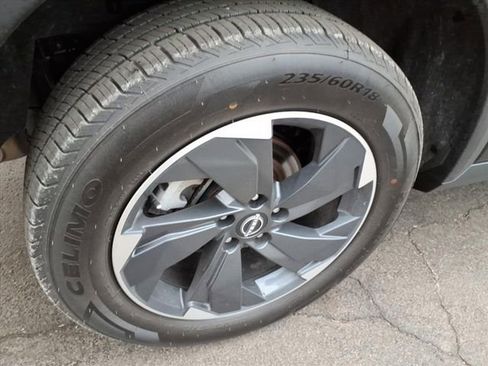 Used 2025 Nissan Rogue SV FWD image 6
