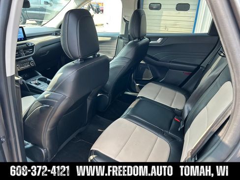 Used 2021 Ford Escape Titanium w/ Titanium Elite Package AWD/4WD image 12