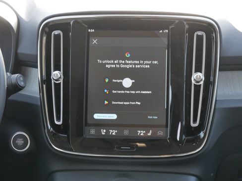 New 2026 Volvo XC40 B5 Ultra w/ Climate Package image 8