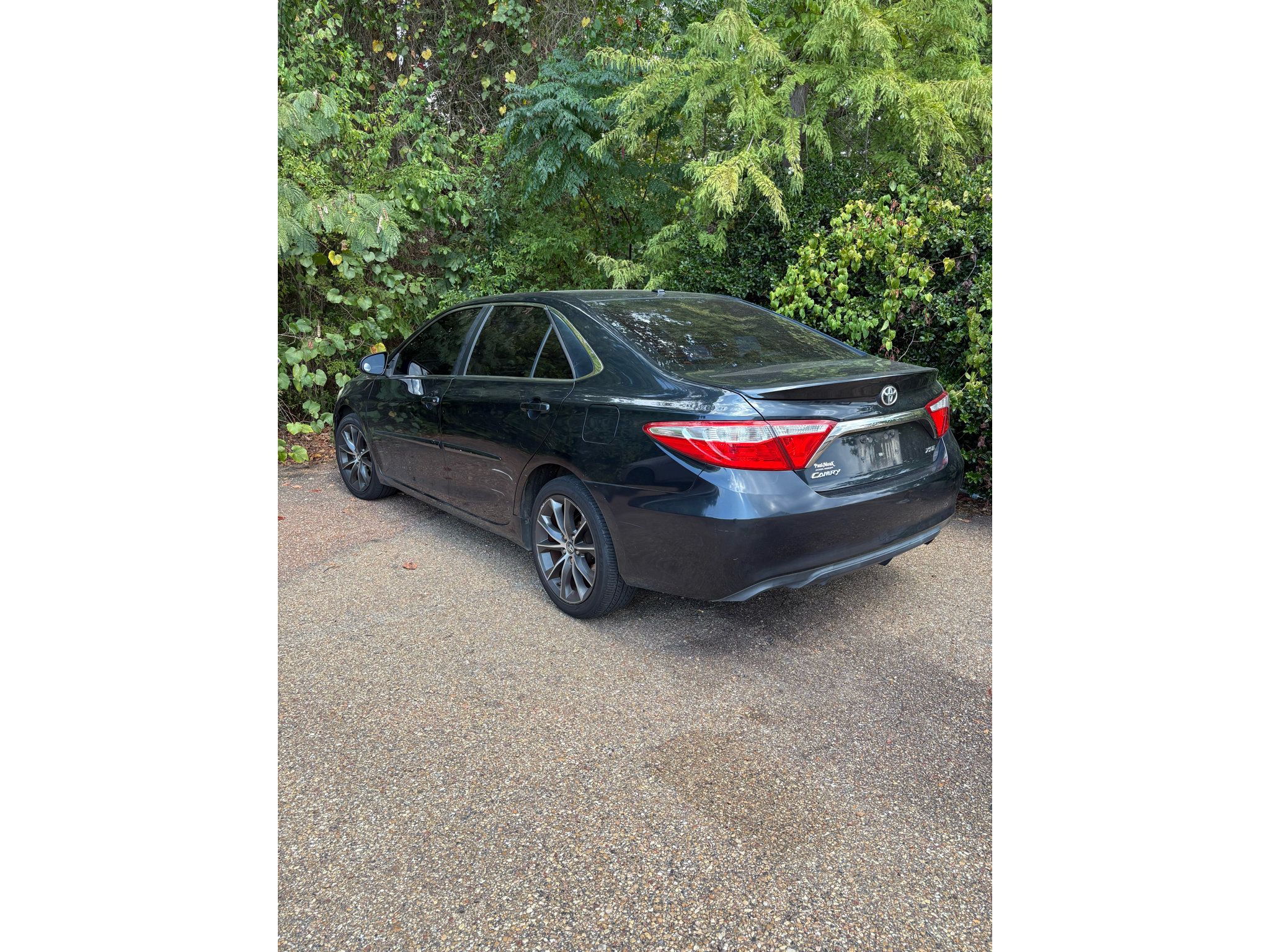 Used 2015 Toyota Camry XSE w/ Moonroof Package FWD image 4
