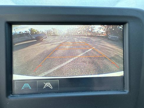 Used 2018 Chevrolet Equinox LT image 24