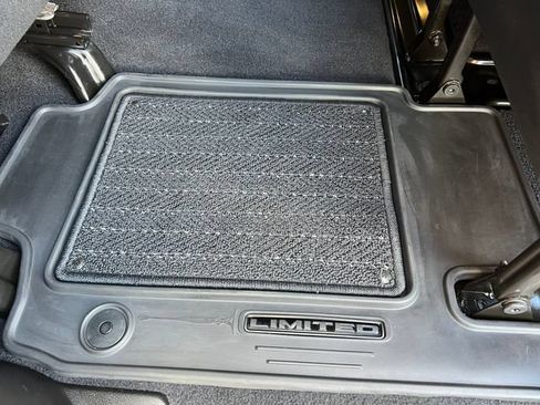 Used 2025 RAM 2500 Limited AWD/4WD image 54