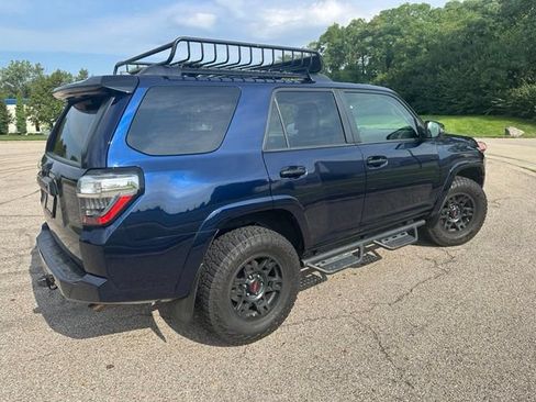 Used 2021 Toyota 4Runner Venture w/ Moonroof Package AWD/4WD image 3