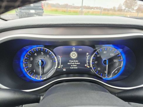 New 2026 Chrysler Pacifica Select image 21