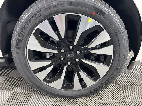New 2026 Ford Expedition Platinum w/ Driver's Package image 6