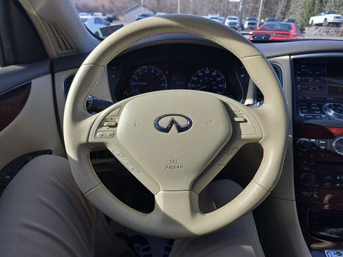 Used 2015 INFINITI QX50 Journey w/ Premium Package image 18