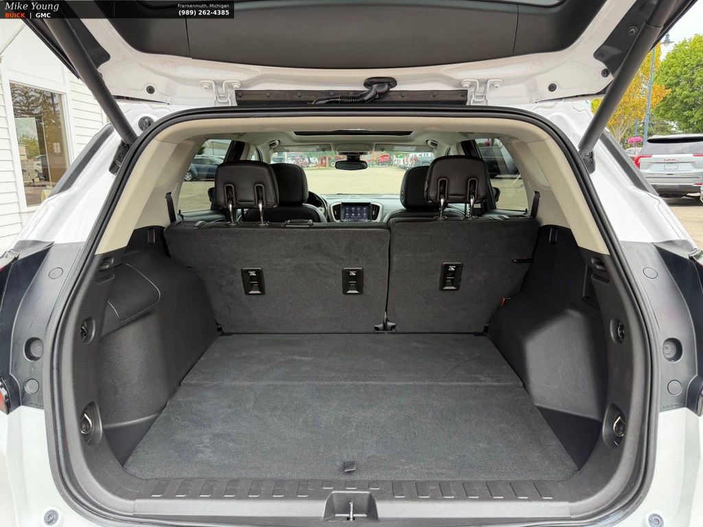 Used 2018 GMC Terrain Denali w/ Advanced Safety Package AWD/4WD image 9
