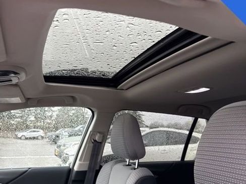 Used 2025 Subaru Outback Premium image 12