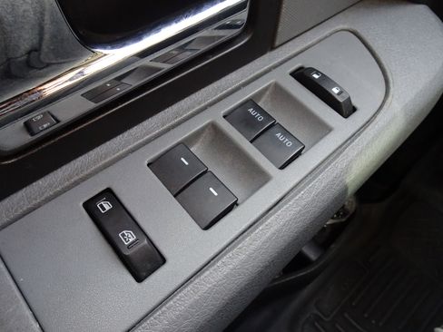 Used 2013 Ford F150 XLT w/ XLT Chrome Pkg image 21