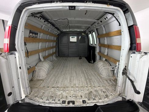 Used 2015 GMC Savana 2500 RWD image 13