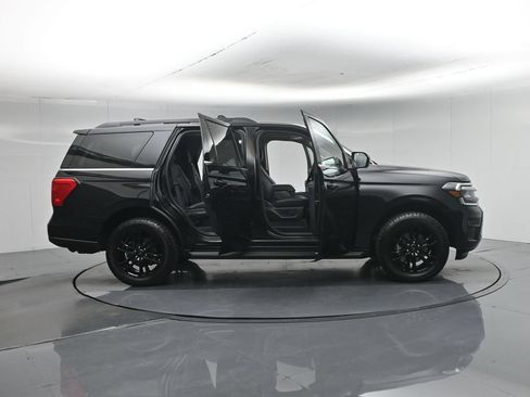 Certified 2024 Ford Expedition XLT AWD/4WD image 4