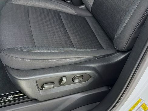 Used 2023 Chevrolet Silverado 1500 Custom image 21