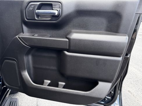 Used 2023 Chevrolet Silverado 1500 Custom image 14