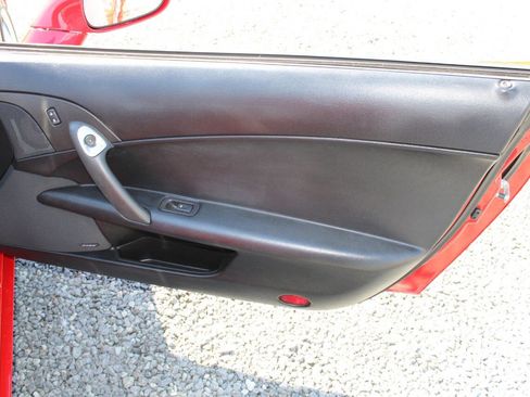 Used 2005 Chevrolet Corvette Convertible w/ Preferred Equipment Group RWD image 25