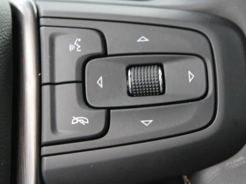 Used 2025 GMC Sierra 2500 AT4 image 64