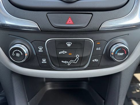 Used 2020 Chevrolet Equinox LS w/ LPO, Floor Liner Package FWD image 16