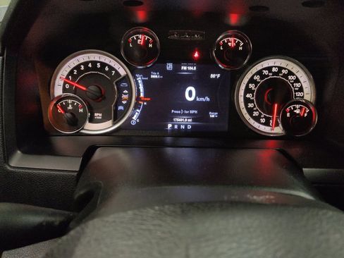 Used 2018 RAM 1500 Laramie RWD image 23