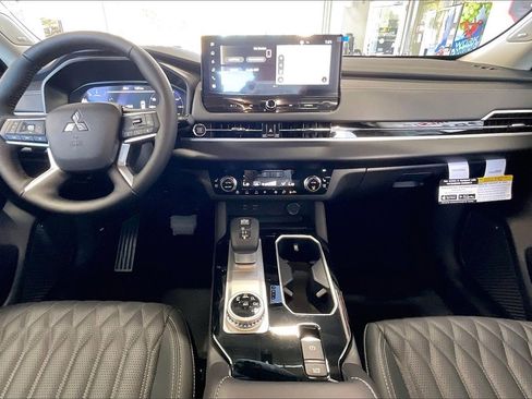 New 2026 Mitsubishi Outlander SEL image 5
