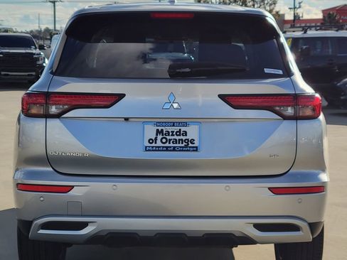 Used 2024 Mitsubishi Outlander SE Black Edition image 17