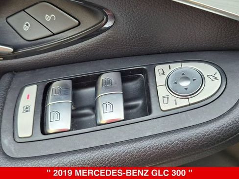 Used 2019 Mercedes-Benz GLC 300 4MATIC image 12