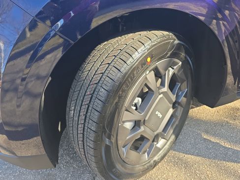 New 2026 Kia Carnival EX image 30