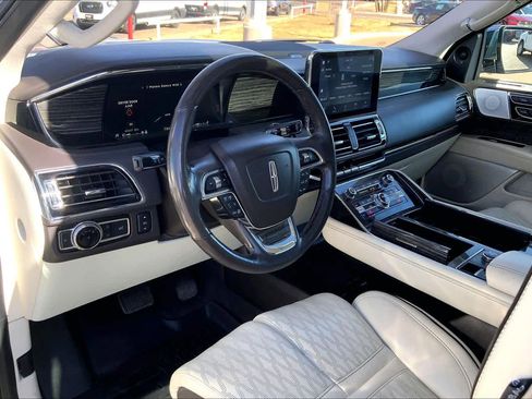 Used 2019 Lincoln Navigator Black Label w/ Cargo Package image 17