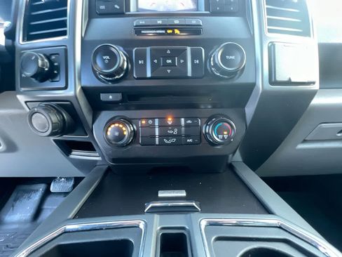 Used 2018 Ford F150 XLT w/ Trailer Tow Package image 19