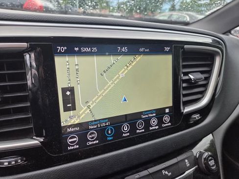 Used 2020 Chrysler Pacifica Touring-L Plus w/ S Appearance Package FWD image 15