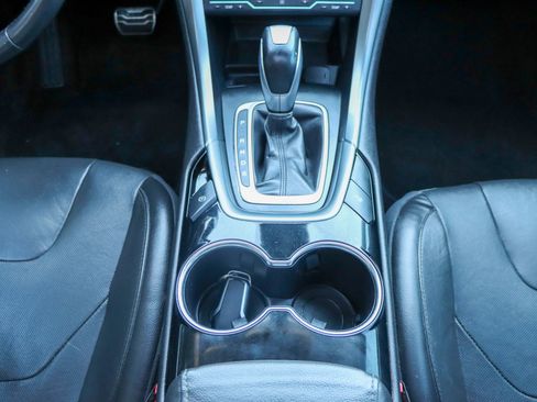 Used 2015 Ford Fusion SE image 26