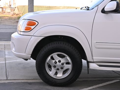 Used 2002 Toyota Sequoia Limited AWD/4WD image 30