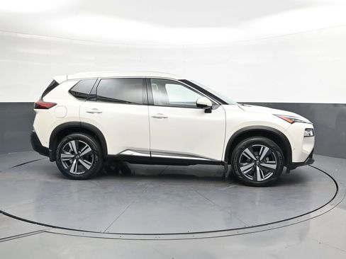 Used 2023 Nissan Rogue SL w/ SL Premium Package FWD image 3